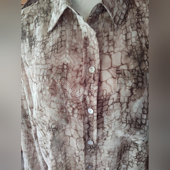 Chico's sheer size 1 women's print shirt - Picture 6 of 6